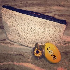 👜💄TOUS Large Woven Design Make Up Bag 💄👜